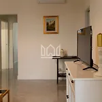 Gold River House * Ferrara