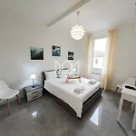 Gold River House Lägenhet Ferrara