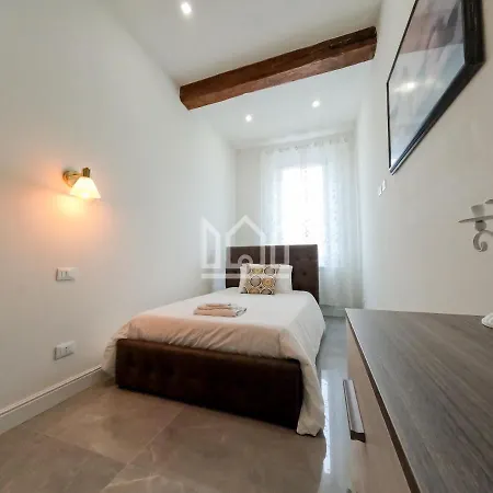 Gold River House