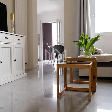 Gold River House Ferrara